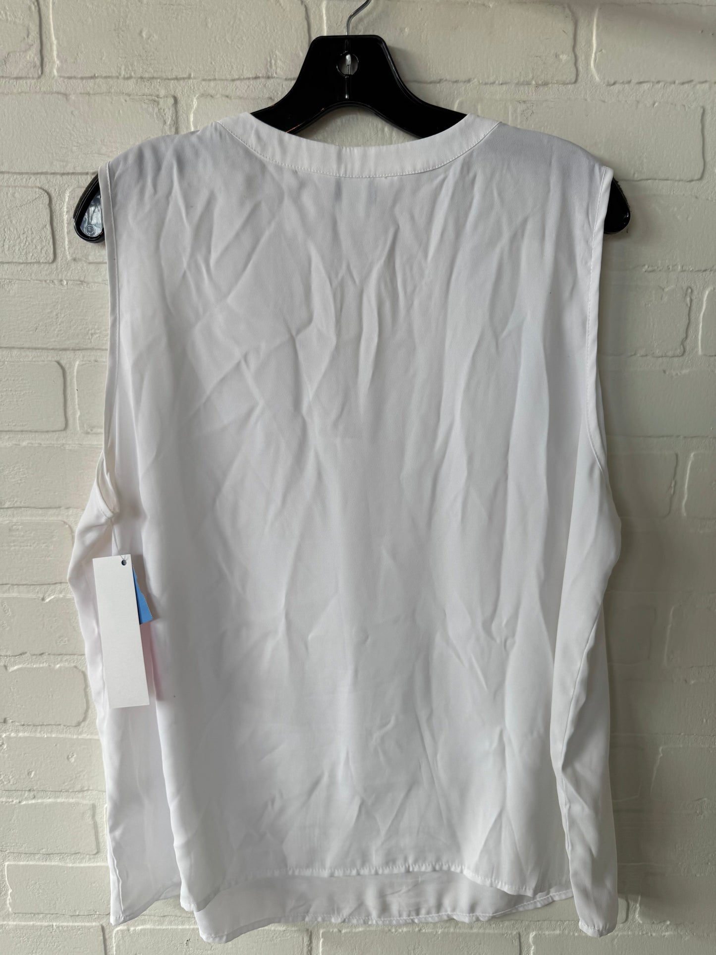 Top Sleeveless By Christopher And Banks In White, Size: Xl