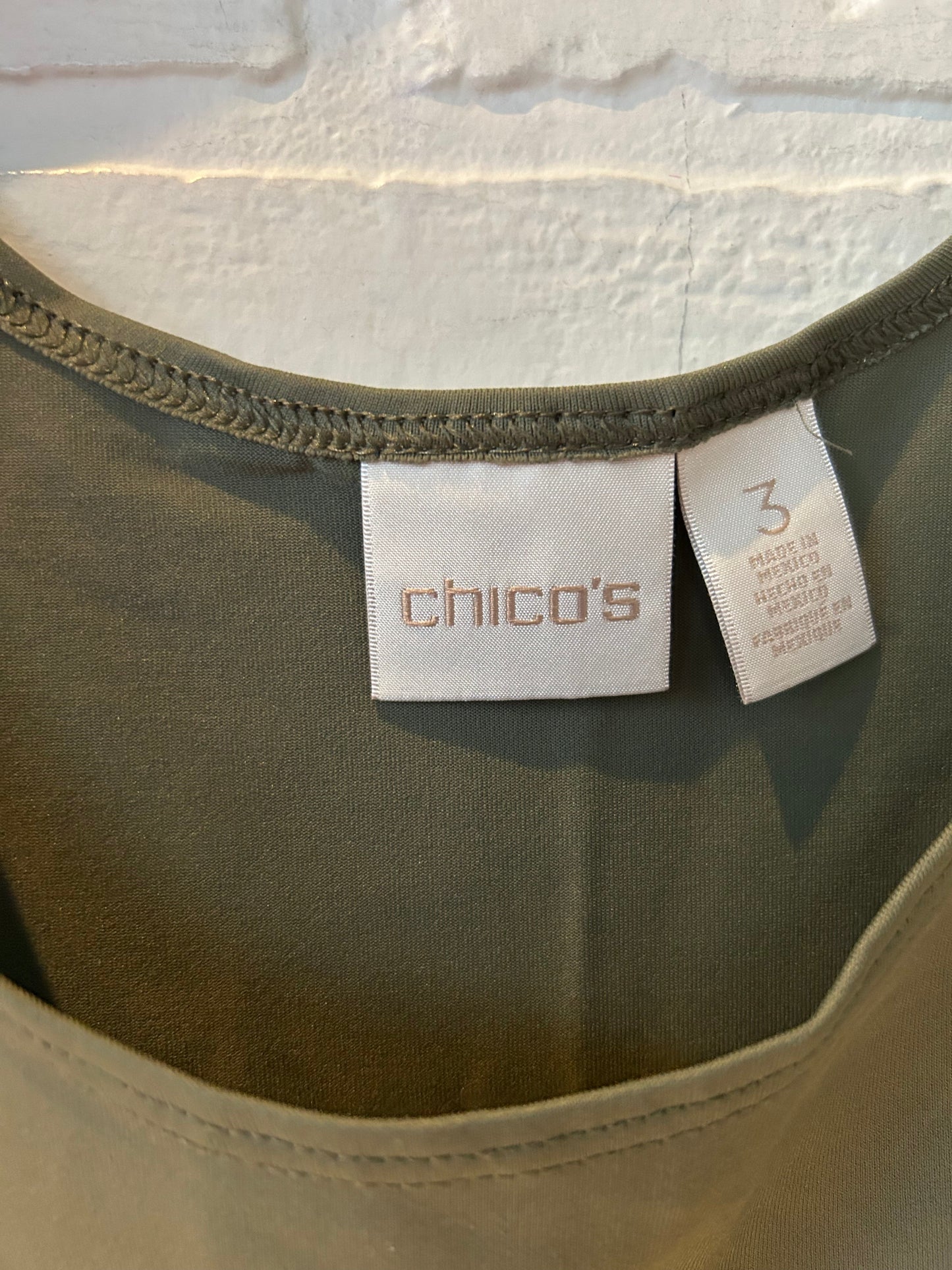 Top Sleeveless By Chicos In Green, Size: Xl