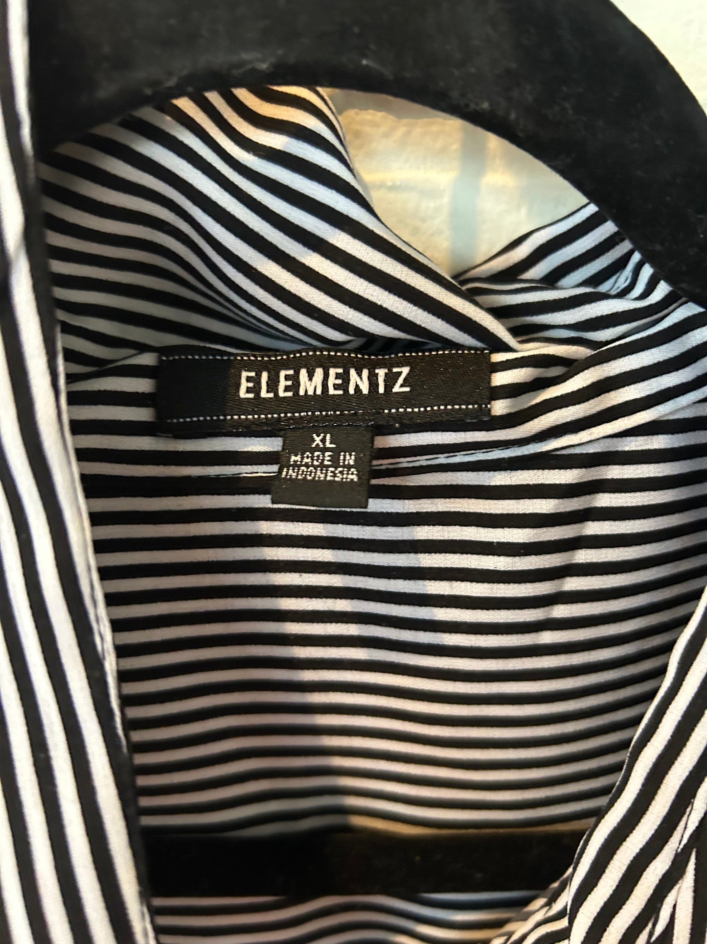 Top Long Sleeve By Elementz In Black & White, Size: Xl