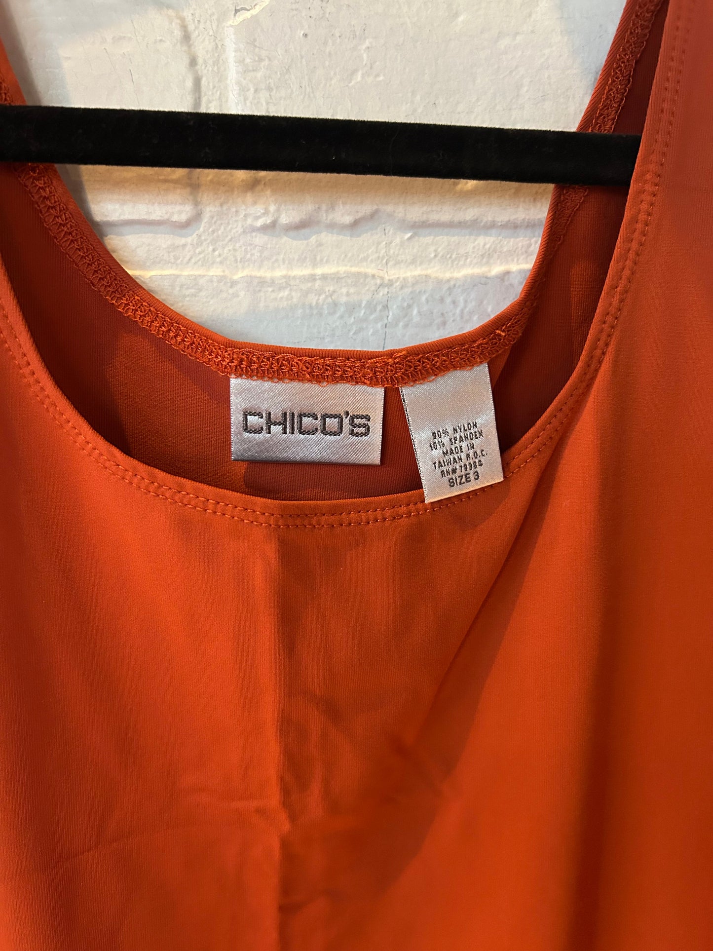 Top Sleeveless By Chicos In Orange, Size: Xl