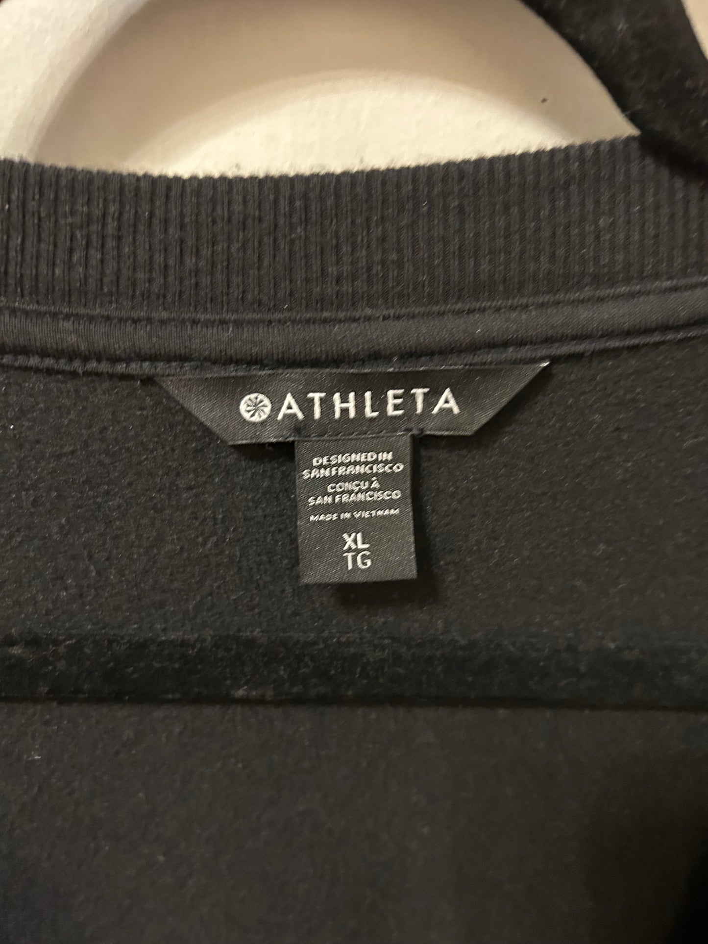 Athletic Sweatshirt Crewneck By Athleta In Black, Size: Xl