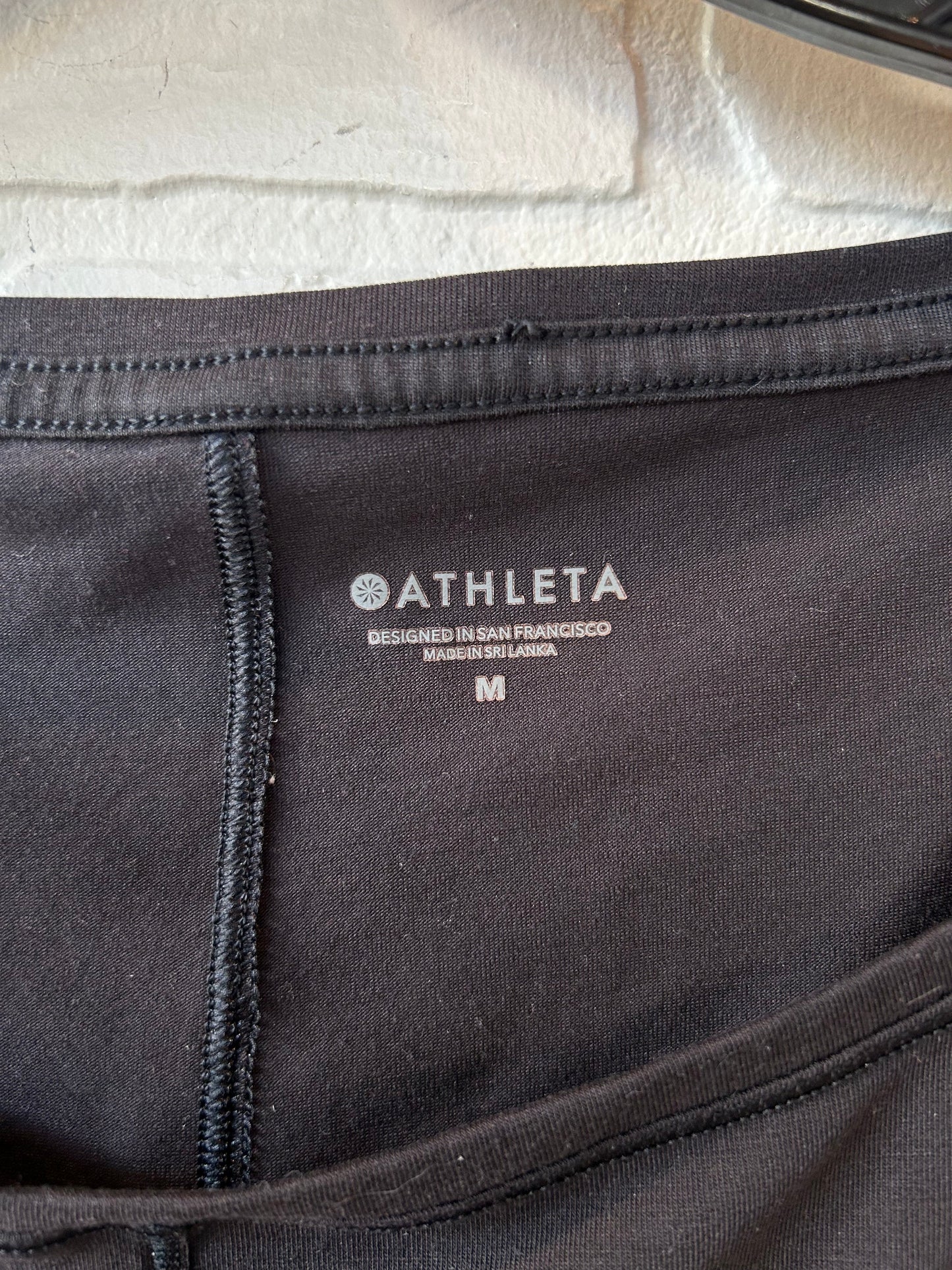 Athletic Top Long Sleeve Crewneck By Athleta In Black, Size: M