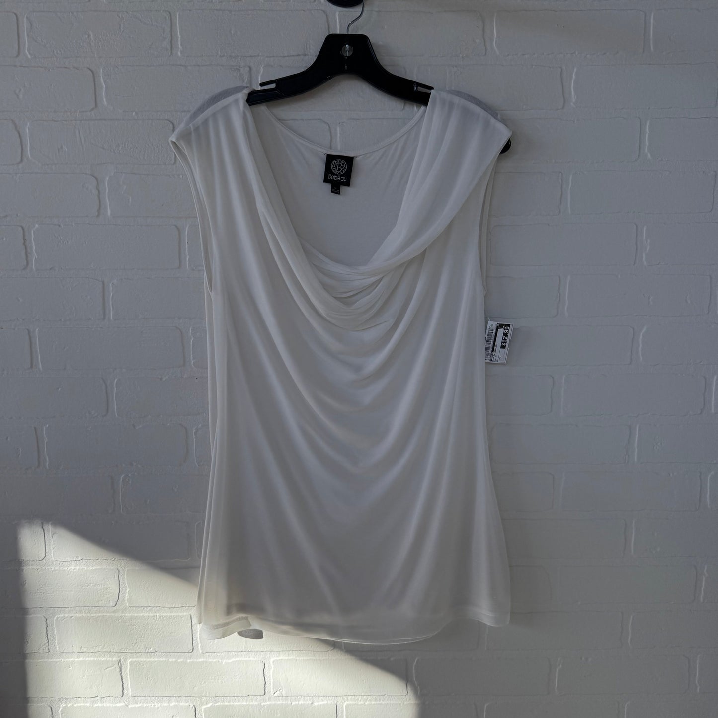 Top Sleeveless By Bobeau In White, Size: L