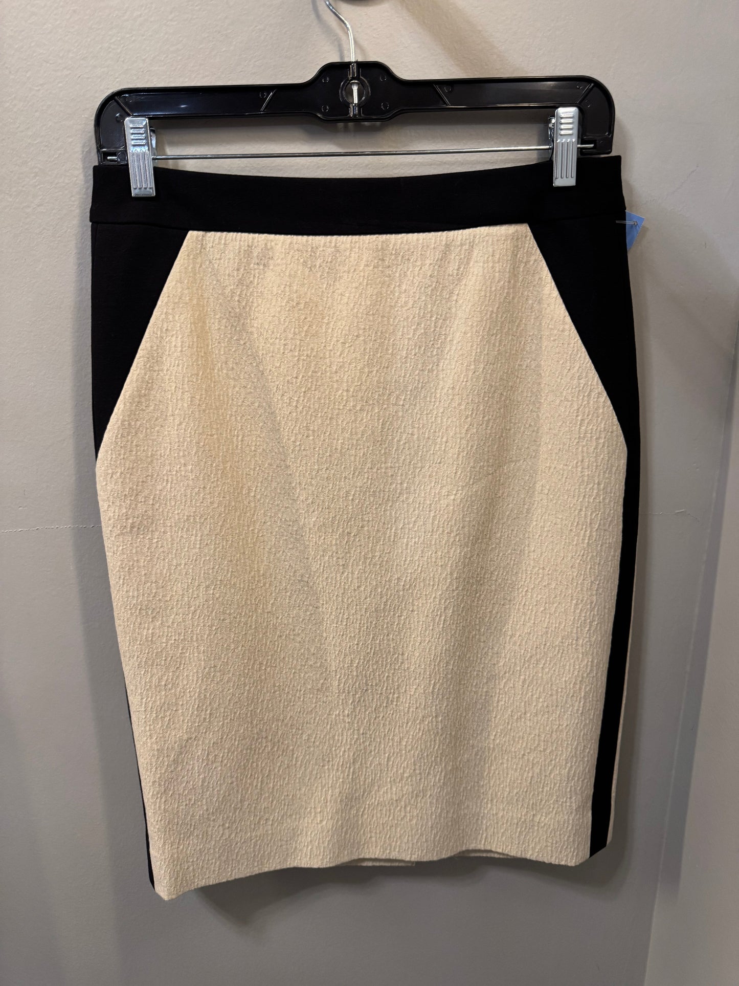 Skirt Mini & Short By Classiques Entier In Black & Cream, Size: 6