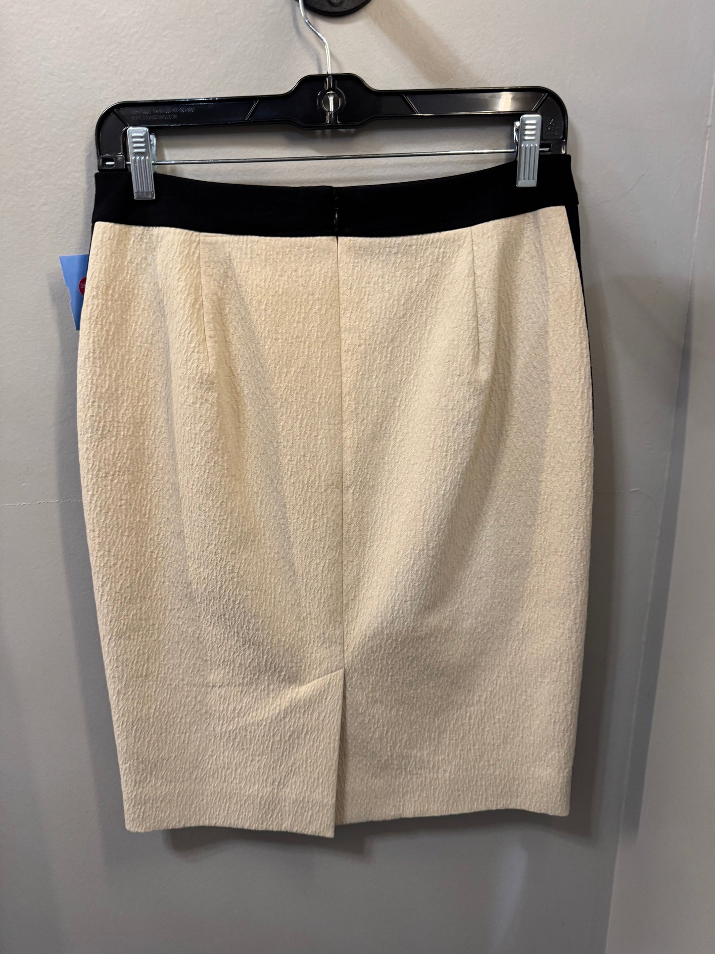 Skirt Mini & Short By Classiques Entier In Black & Cream, Size: 6