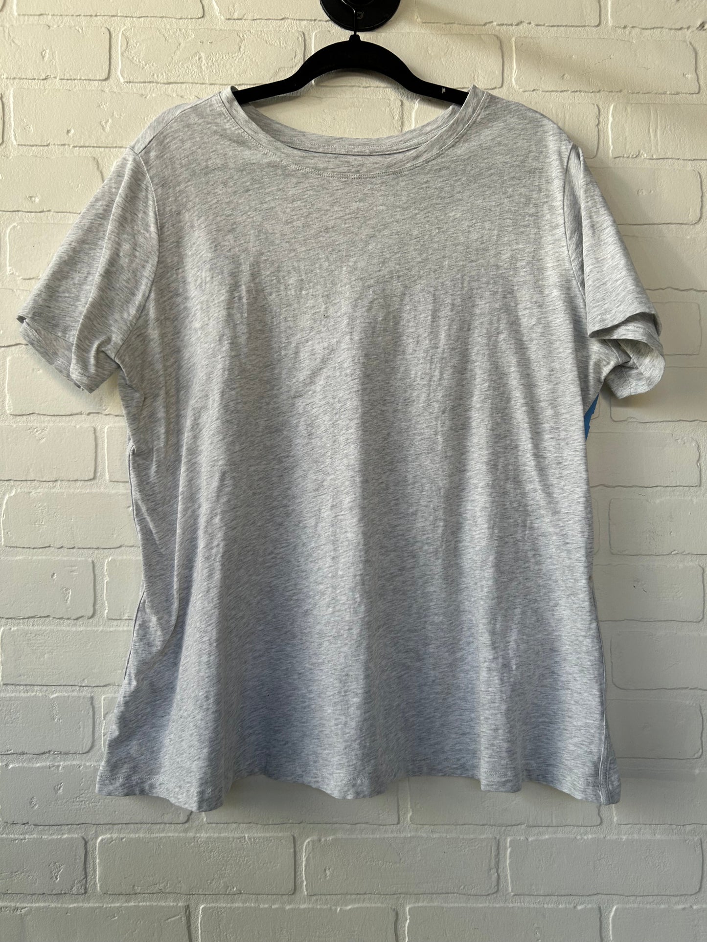 Athletic Top Short Sleeve By Athleta In Grey, Size: 1x