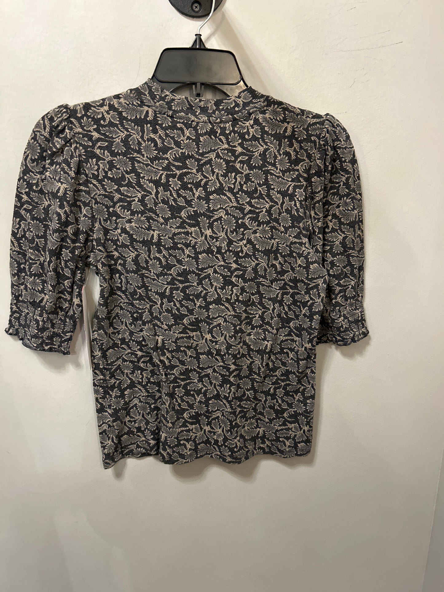 Top Short Sleeve By Lucky Brand In Cream & Grey, Size: S