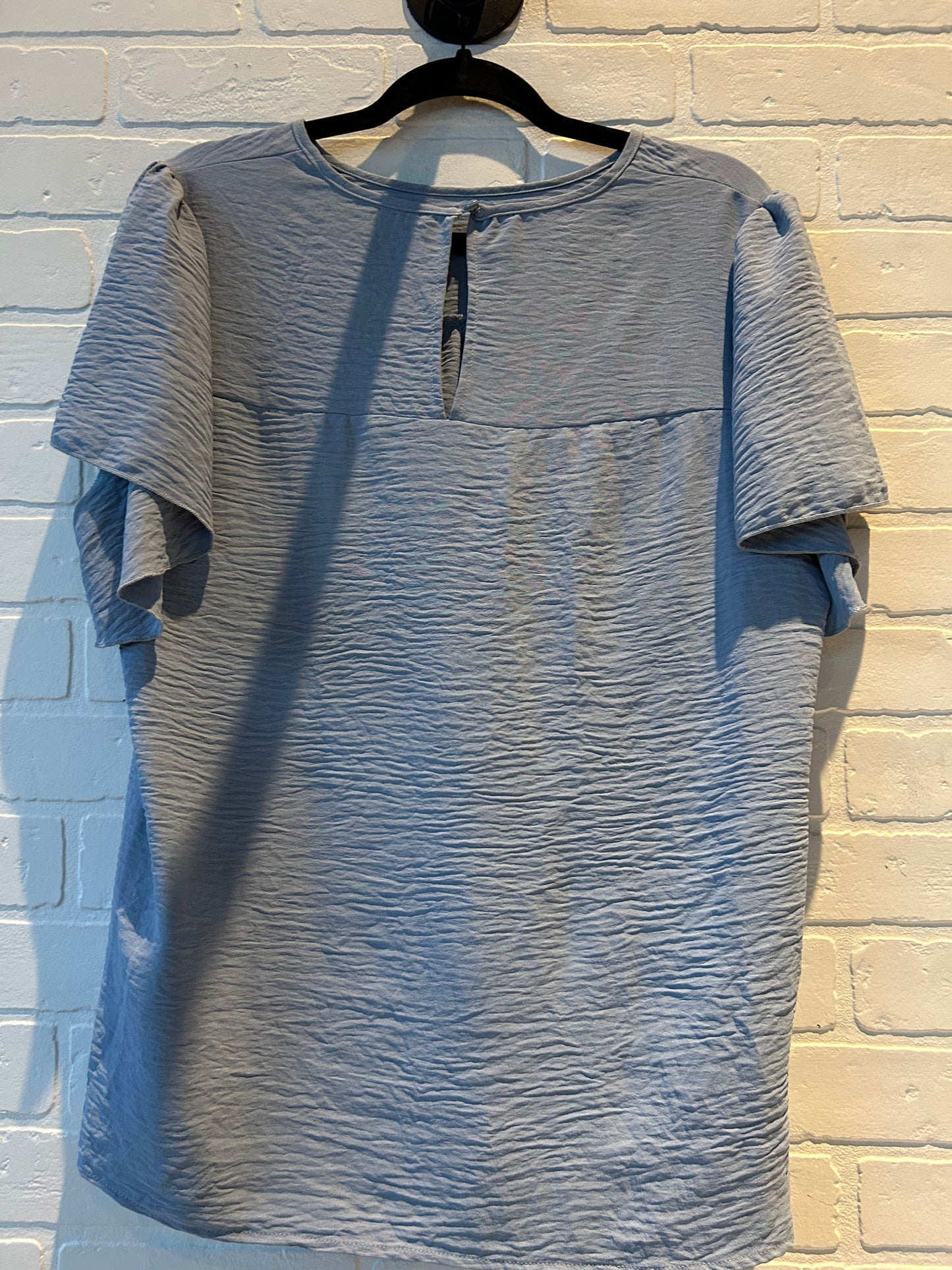 Top Short Sleeve By Shein In Blue, Size: 1x