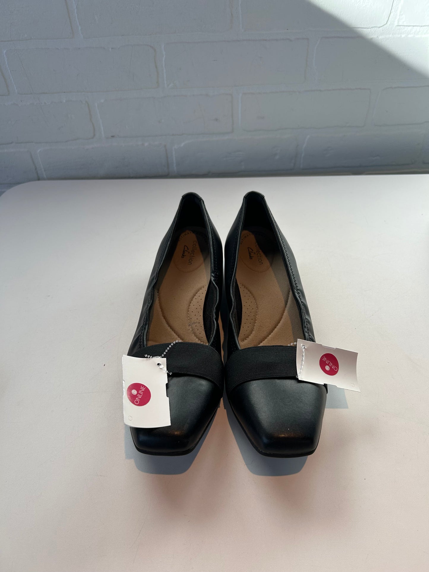 Shoes Flats By Clarks In Black, Size: 9.5