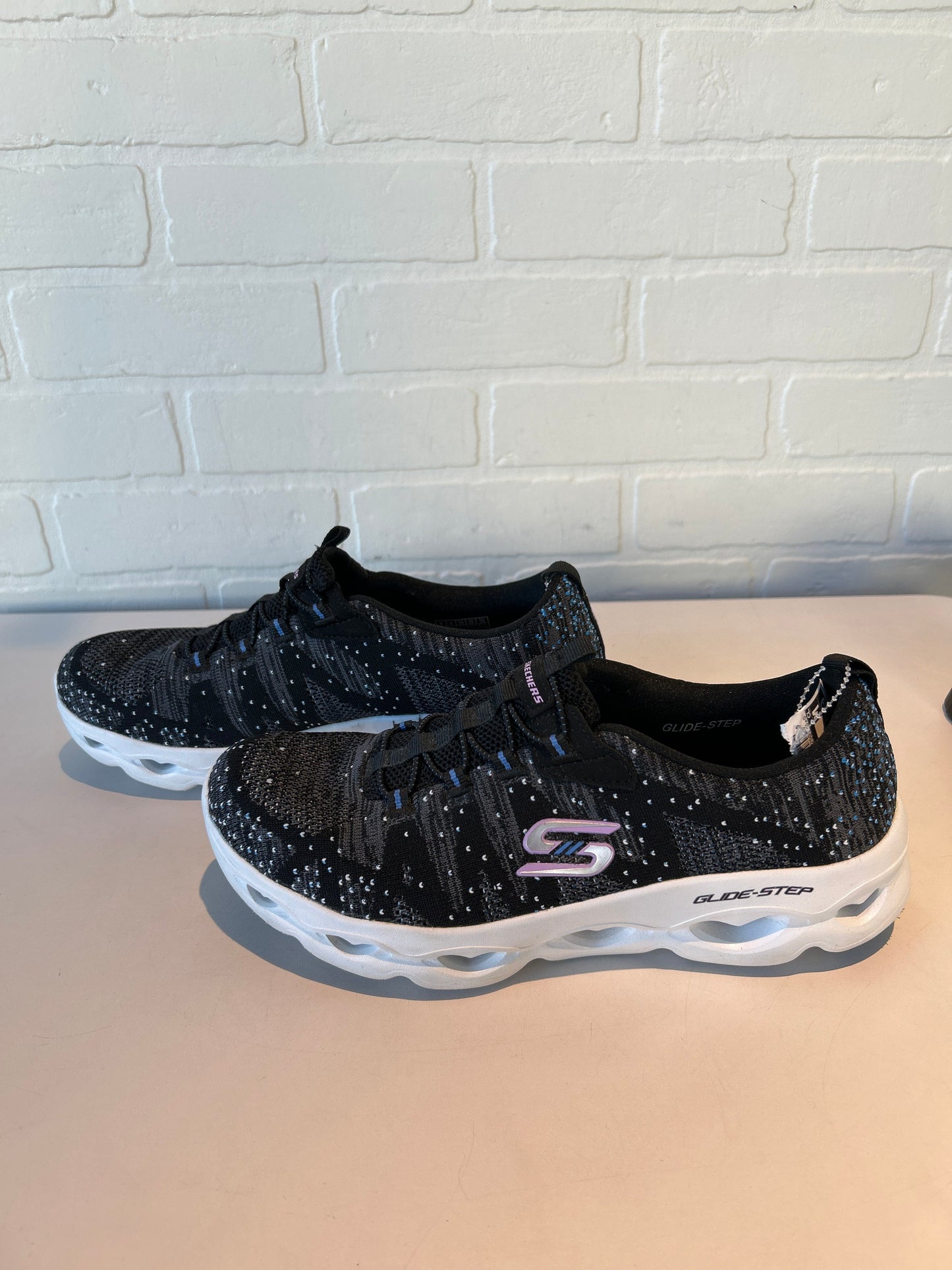 Shoes Athletic By Skechers In Black & Blue, Size: 9