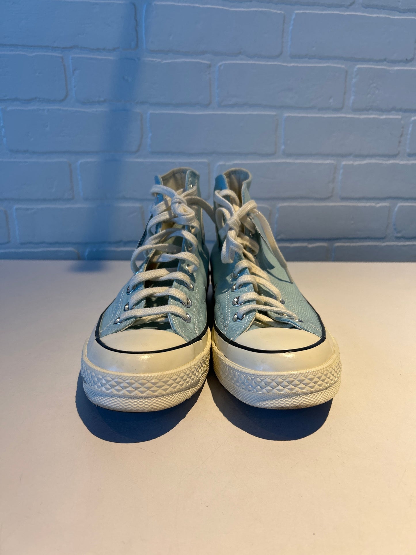 Shoes Sneakers By Converse In Blue & White, Size: 9