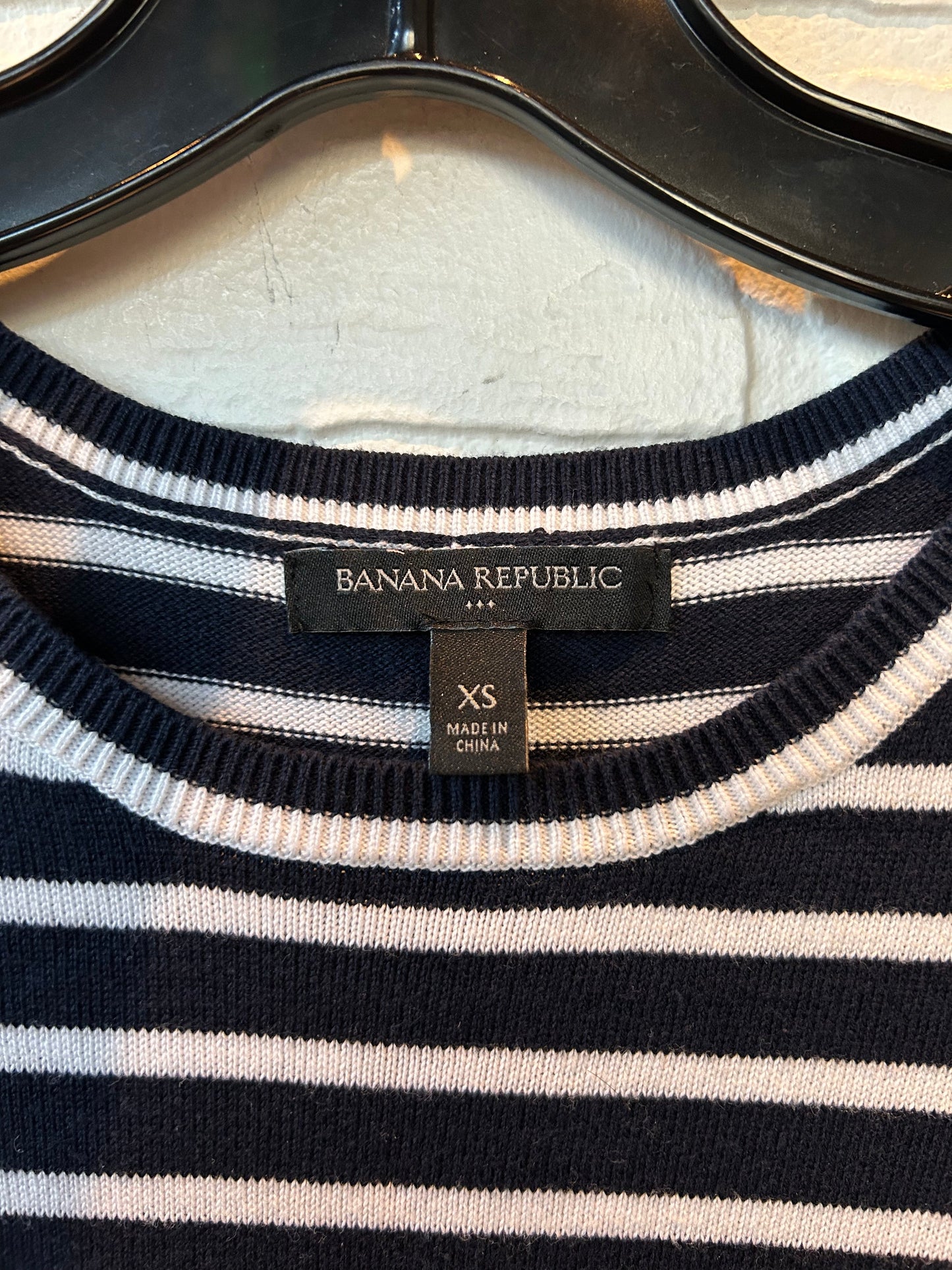 Sweater Short Sleeve By Banana Republic In Blue & White, Size: Xs