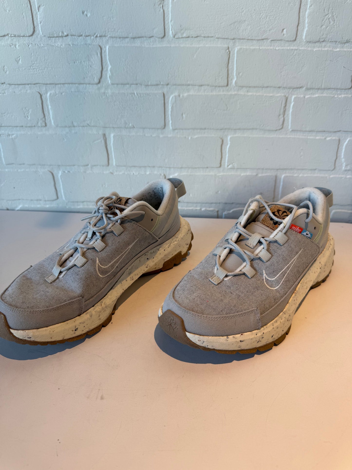 Shoes Athletic By Nike In Grey, Size: 8