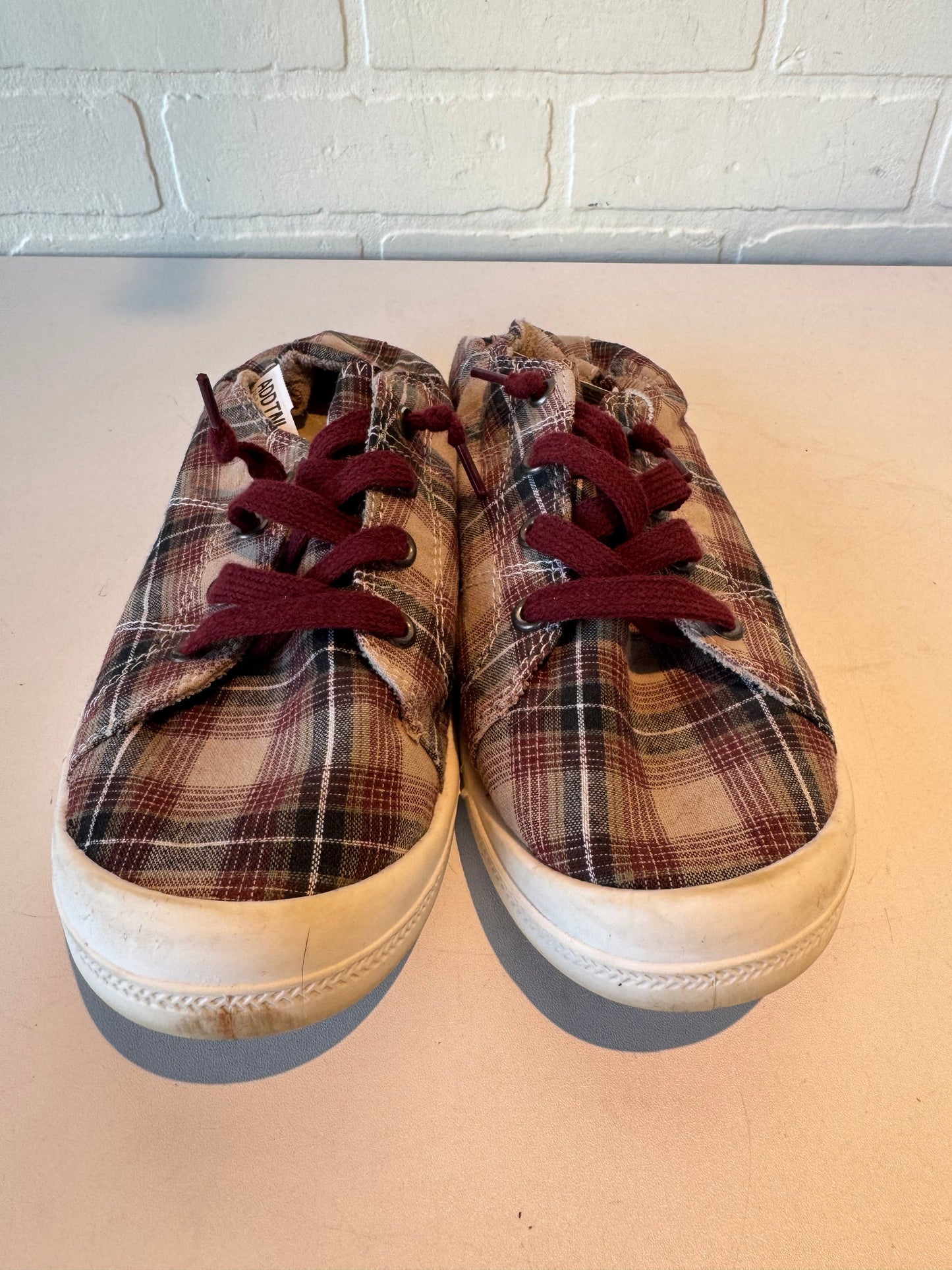 Shoes Sneakers By So In Brown & Red, Size: 9.5