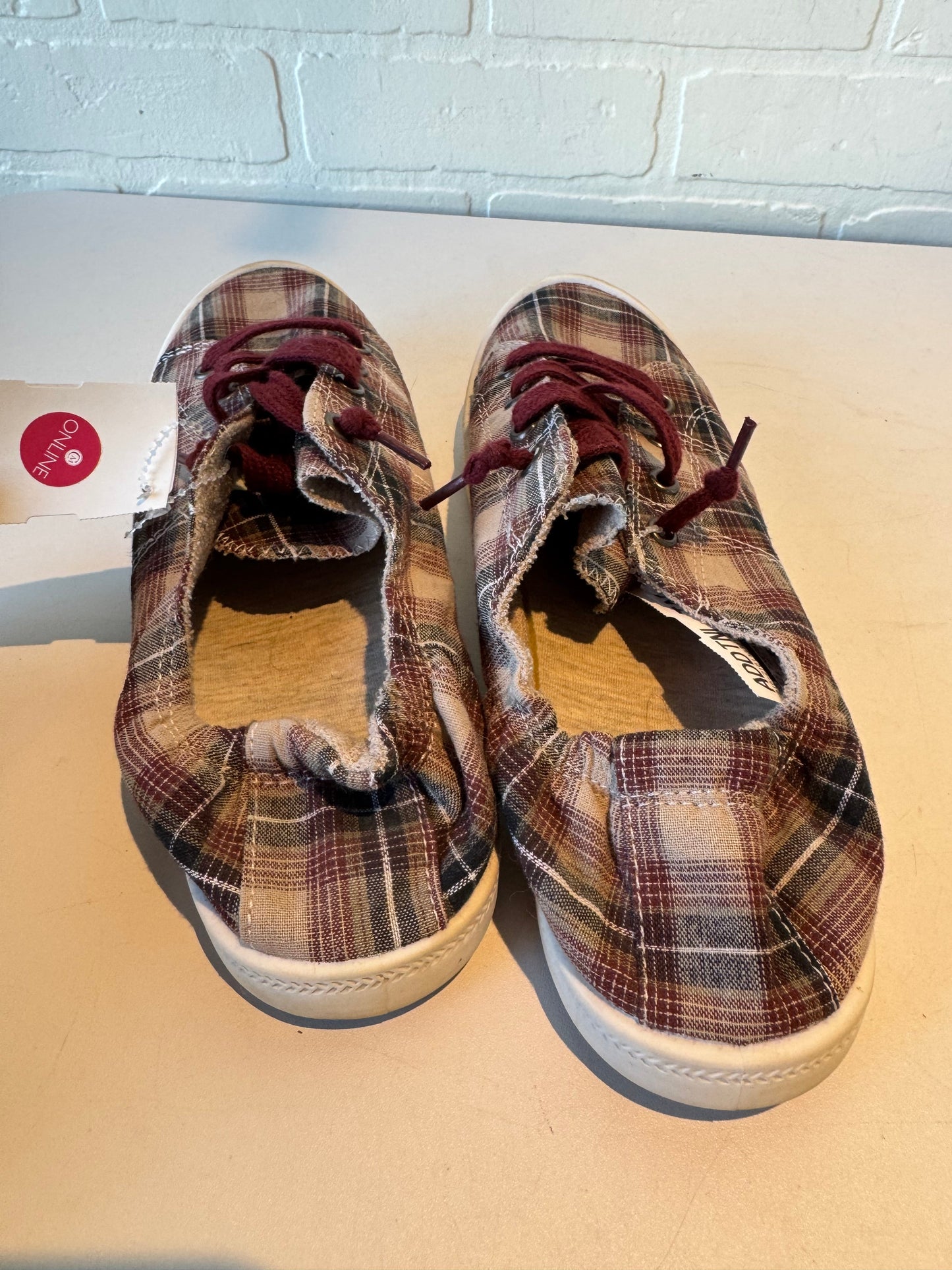 Shoes Sneakers By So In Brown & Red, Size: 9.5