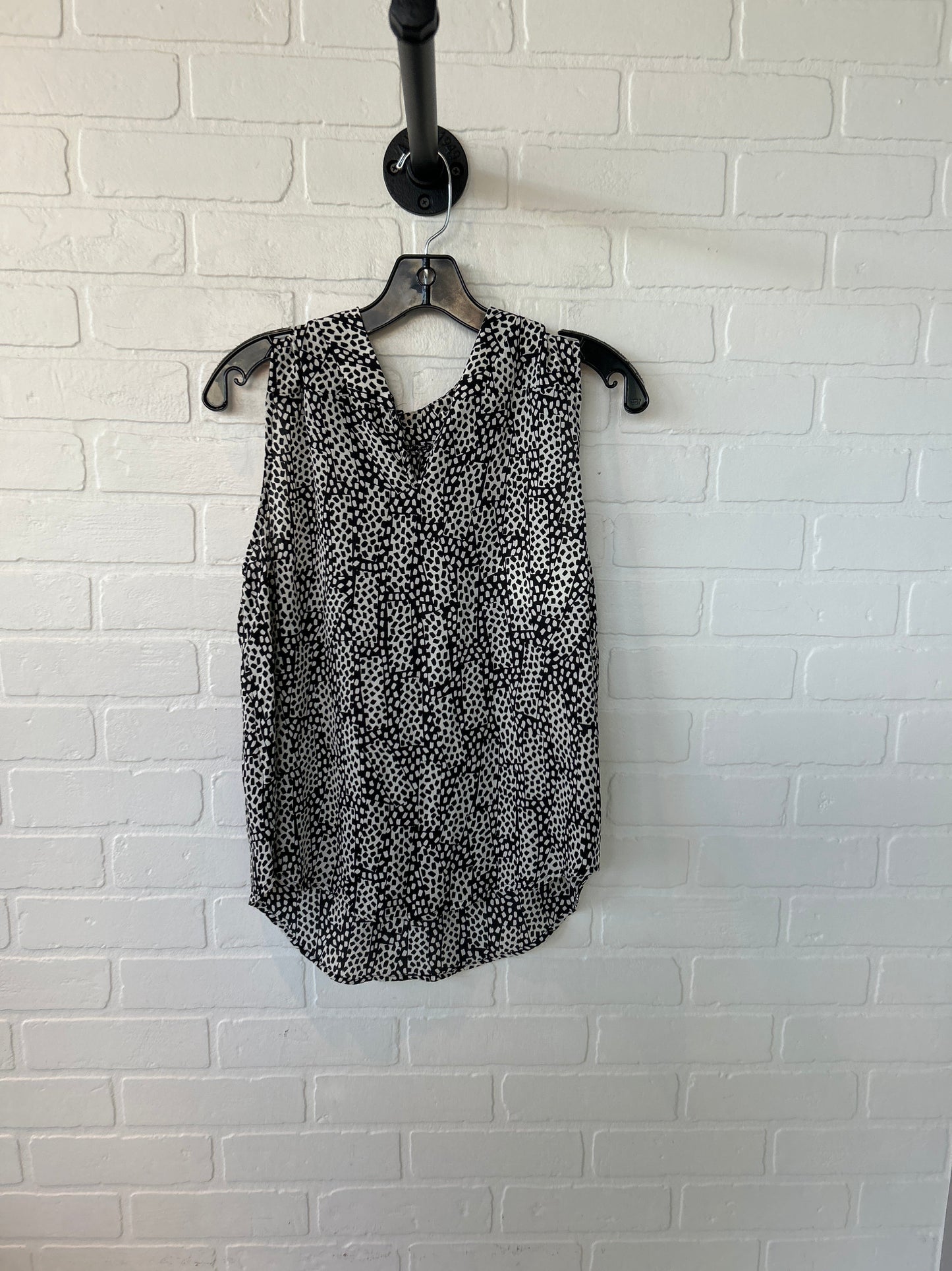 Top Sleeveless By Who What Wear In Black & White, Size: M