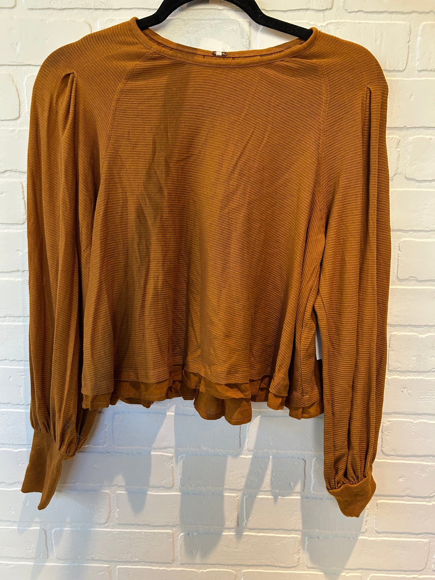 Top Long Sleeve By Free People In Gold, Size: Xs