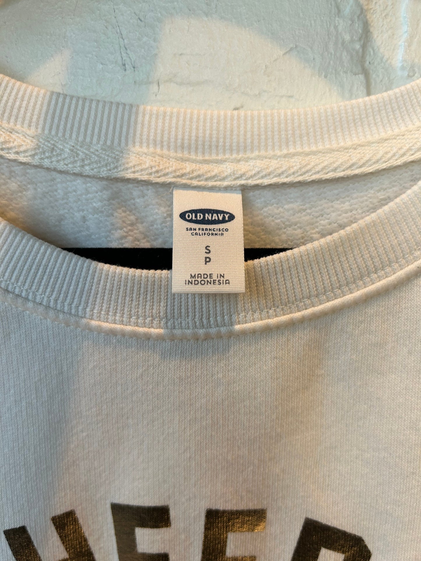 Sweatshirt Crewneck By Old Navy In Cream, Size: S