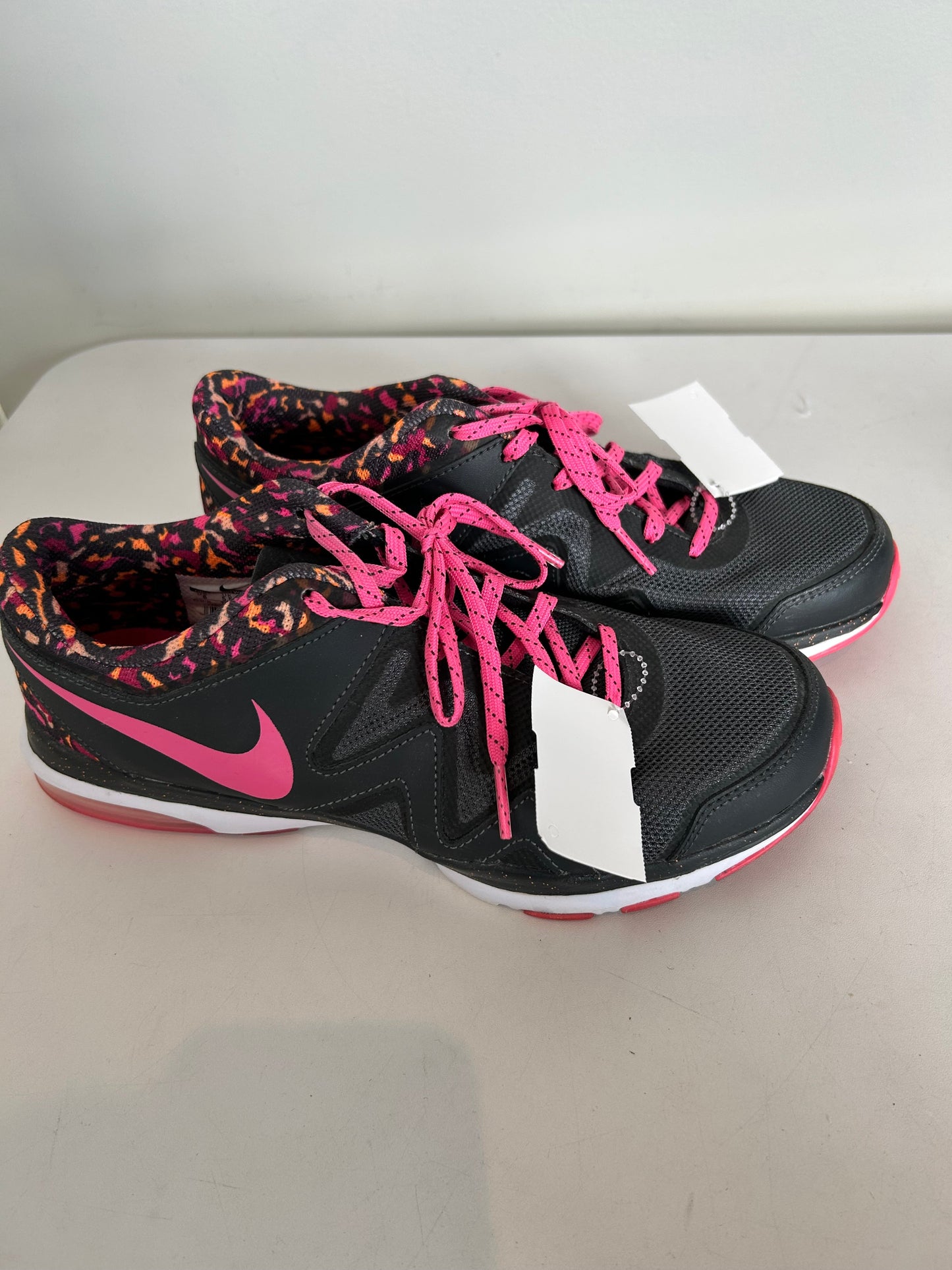 Shoes Athletic By Nike In Black & Pink, Size: 8