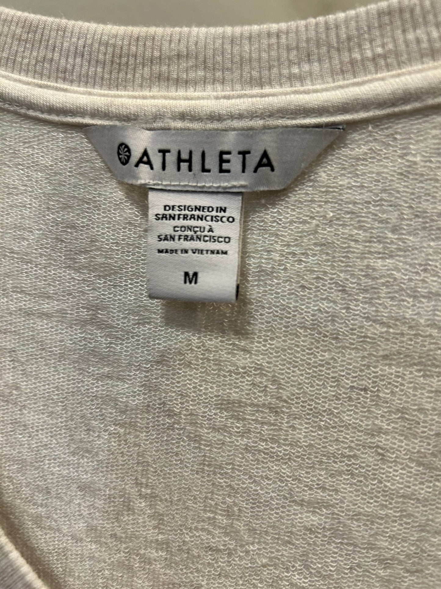 Athletic Top Long Sleeve Collar By Athleta In Cream, Size: M