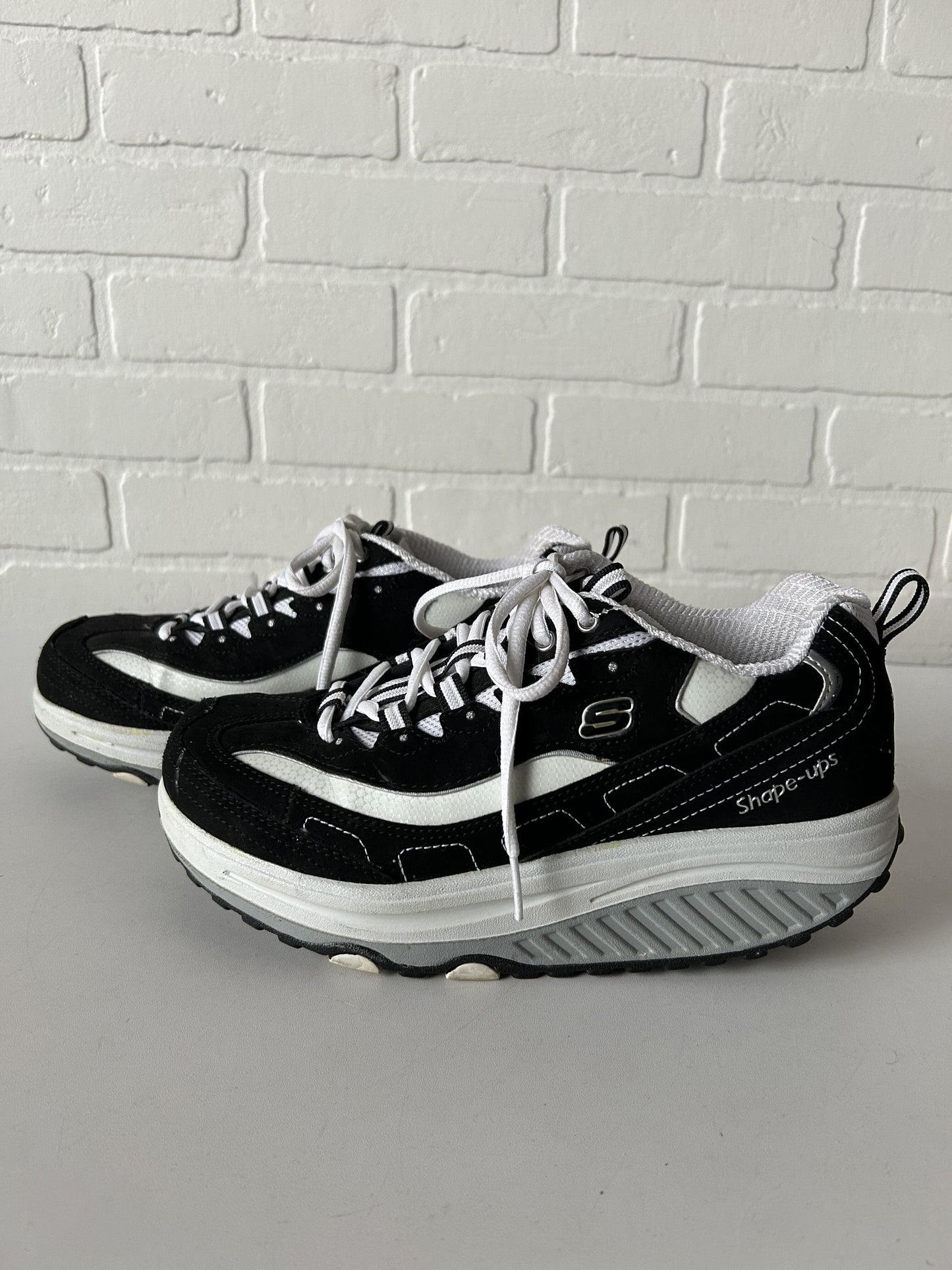 Shoes Athletic By Skechers  Size: 8