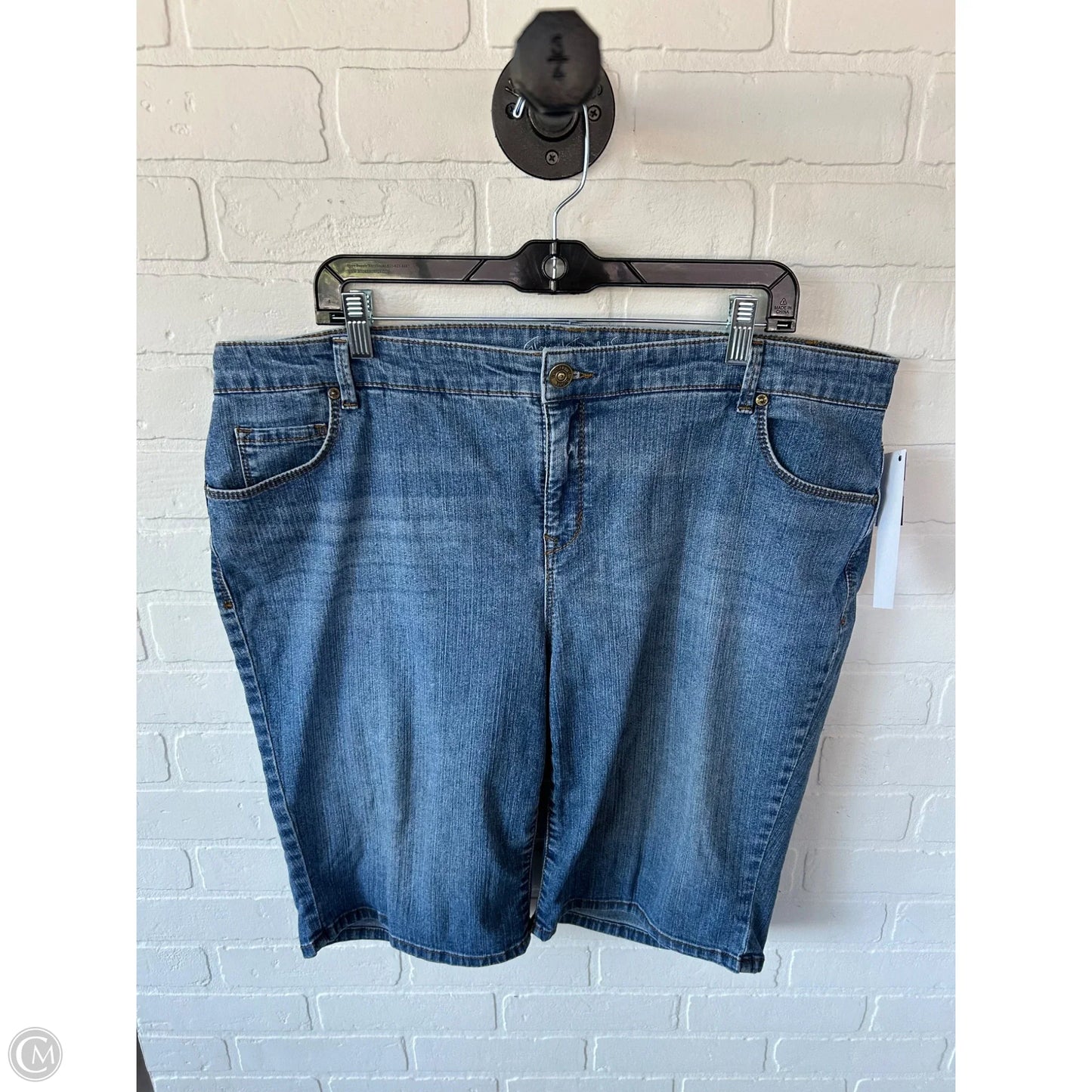 Shorts By Gloria Vanderbilt In Blue Denim, Size: 16