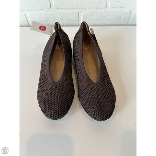 Shoes Flats By Eileen Fisher In Brown, Size: 7.5