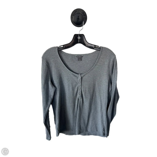 Top Long Sleeve By Eddie Bauer In Grey, Size: L