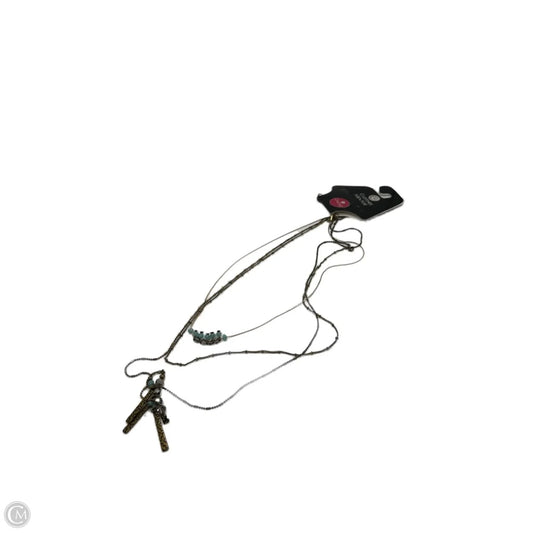 Necklace Layered By Clothes Mentor