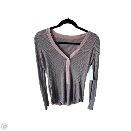 Athletic Top Long Sleeve Crewneck By Lululemon In Grey & Pink, Size: M