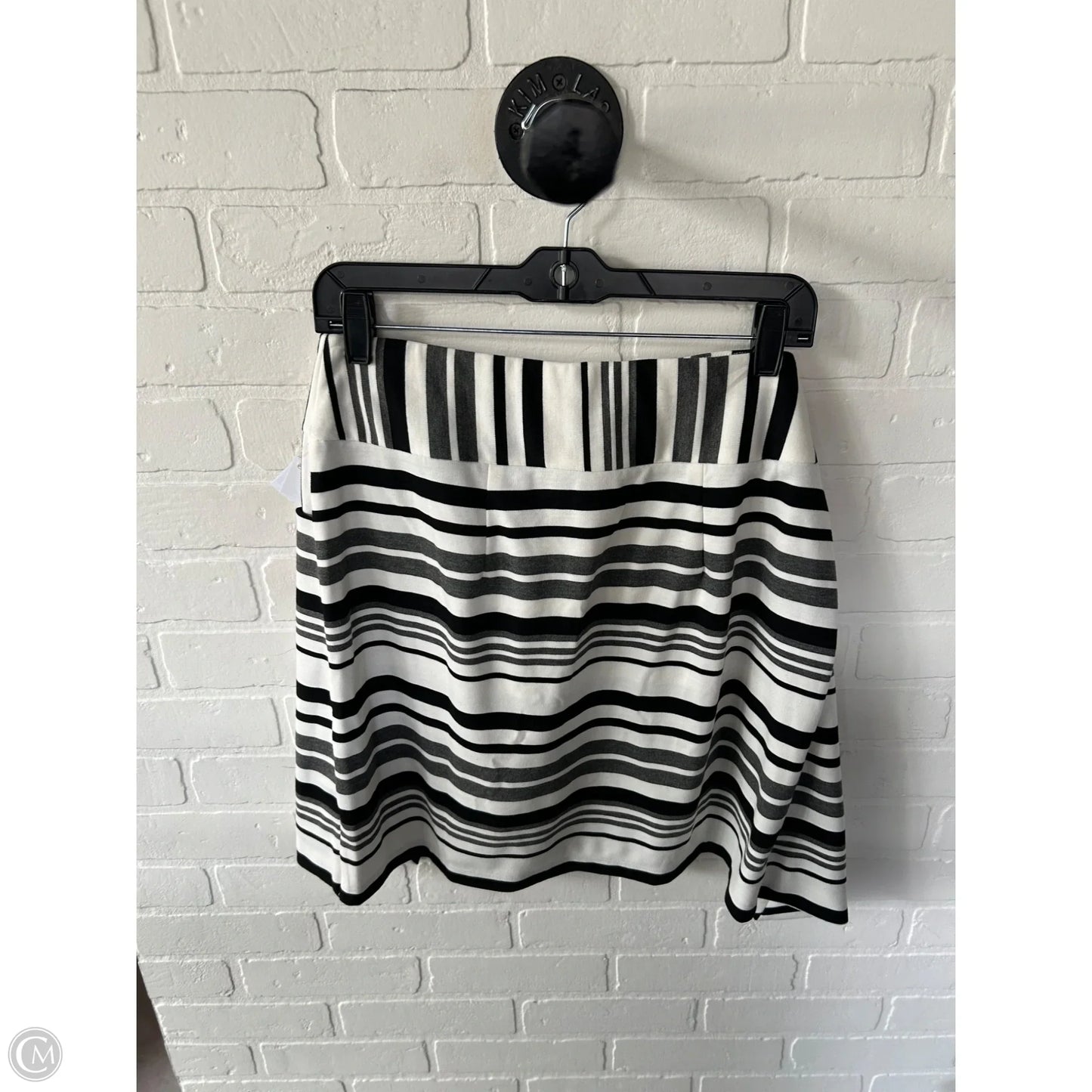 Skirt Mini & Short By Cabi In Black & White, Size: 8