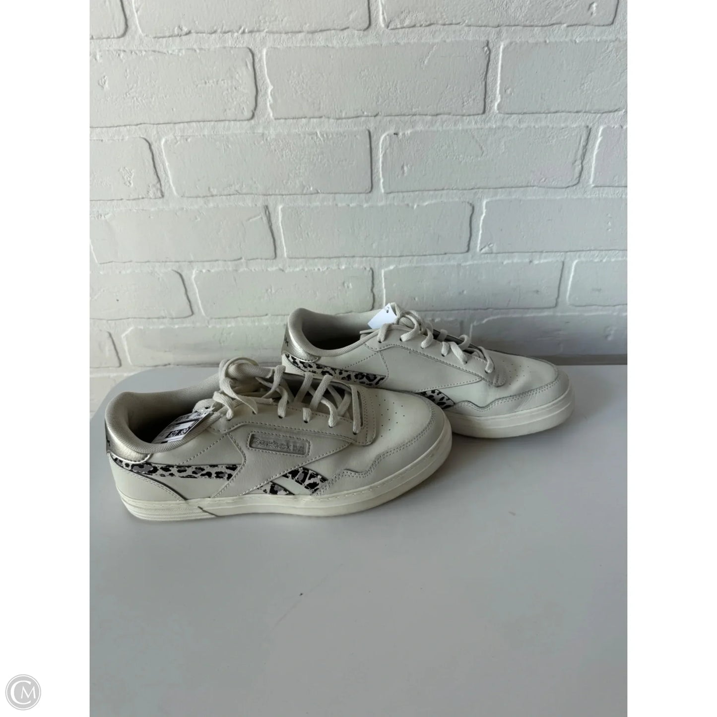 Shoes Sneakers By Reebok In Grey & White, Size: 10