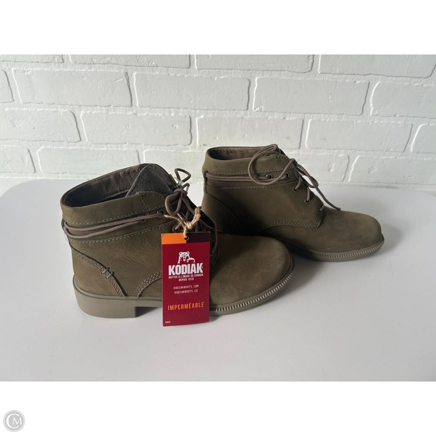 Boots Ankle Flats By Cmc In Green, Size: 6