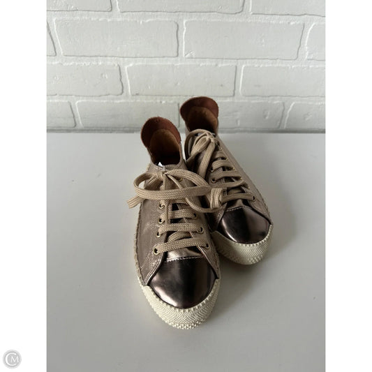Shoes Sneakers By Clothes Mentor In Gold, Size: 6.5