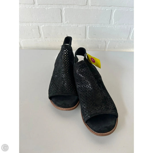 Sandals Flats By Sofft In Black, Size: 7