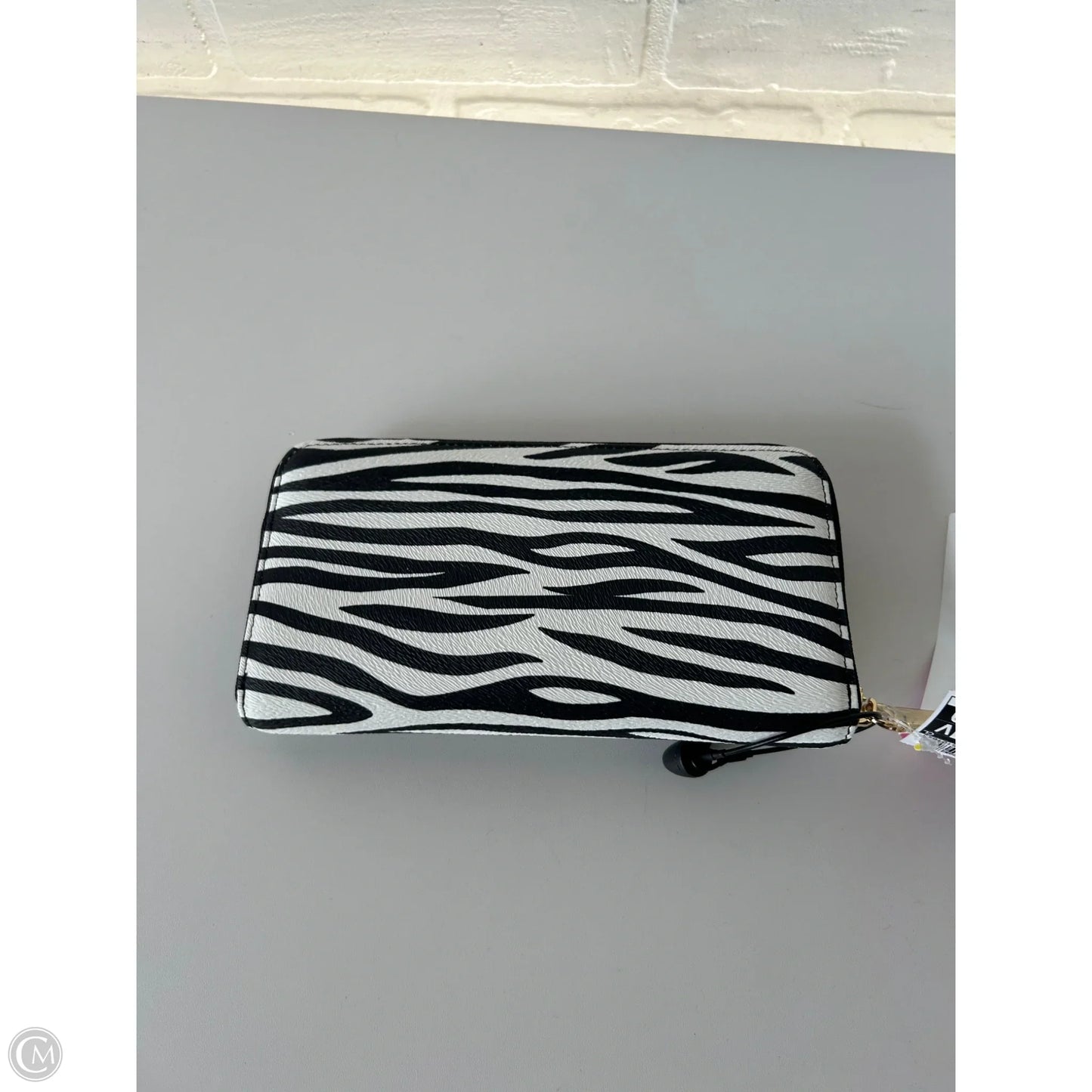 Wallet By Clothes Mentor, Size: Large
