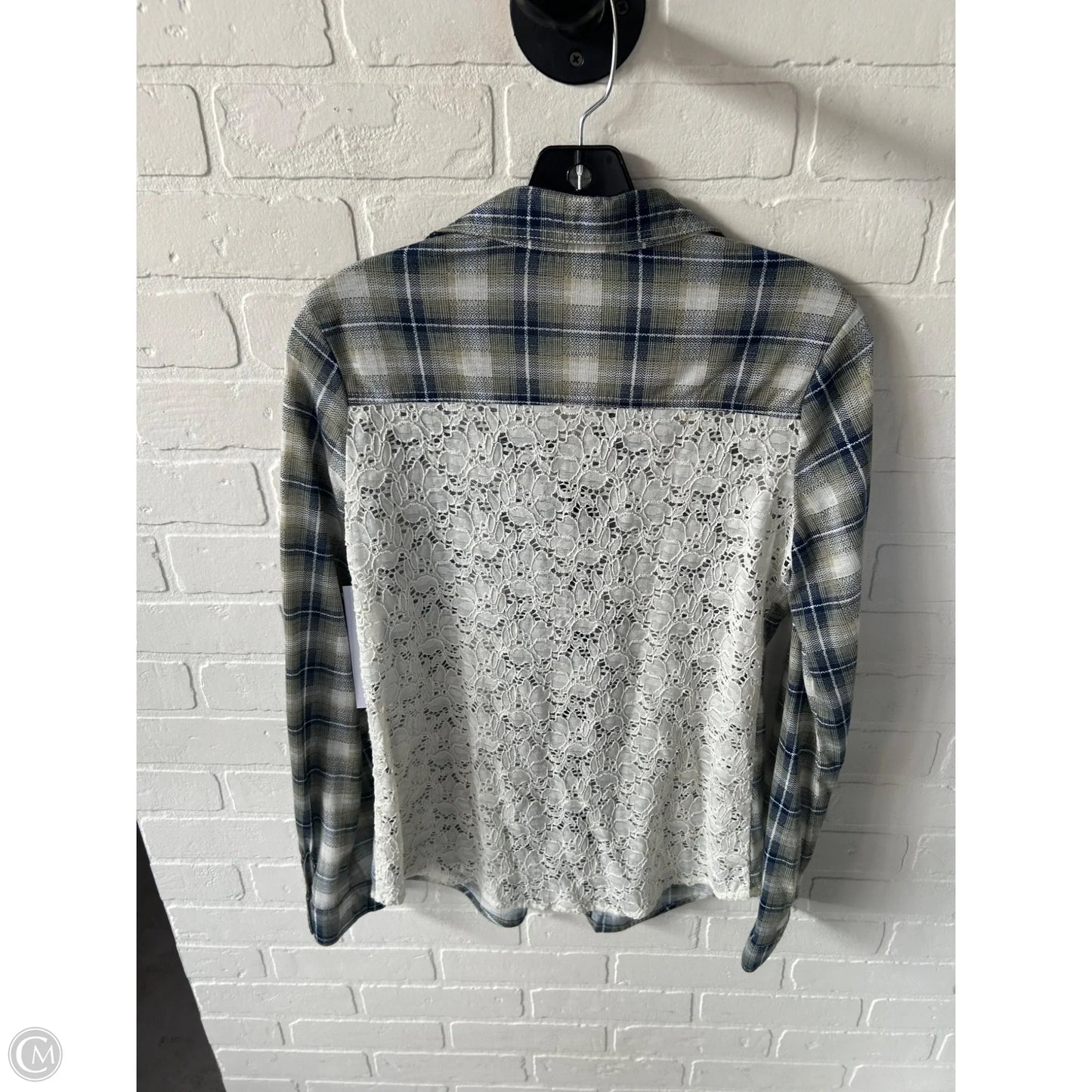 Top Long Sleeve By Passport In Green & White, Size: M