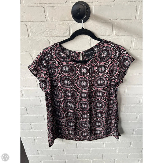 Top Short Sleeve By Liz Claiborne In Black & Pink, Size: M