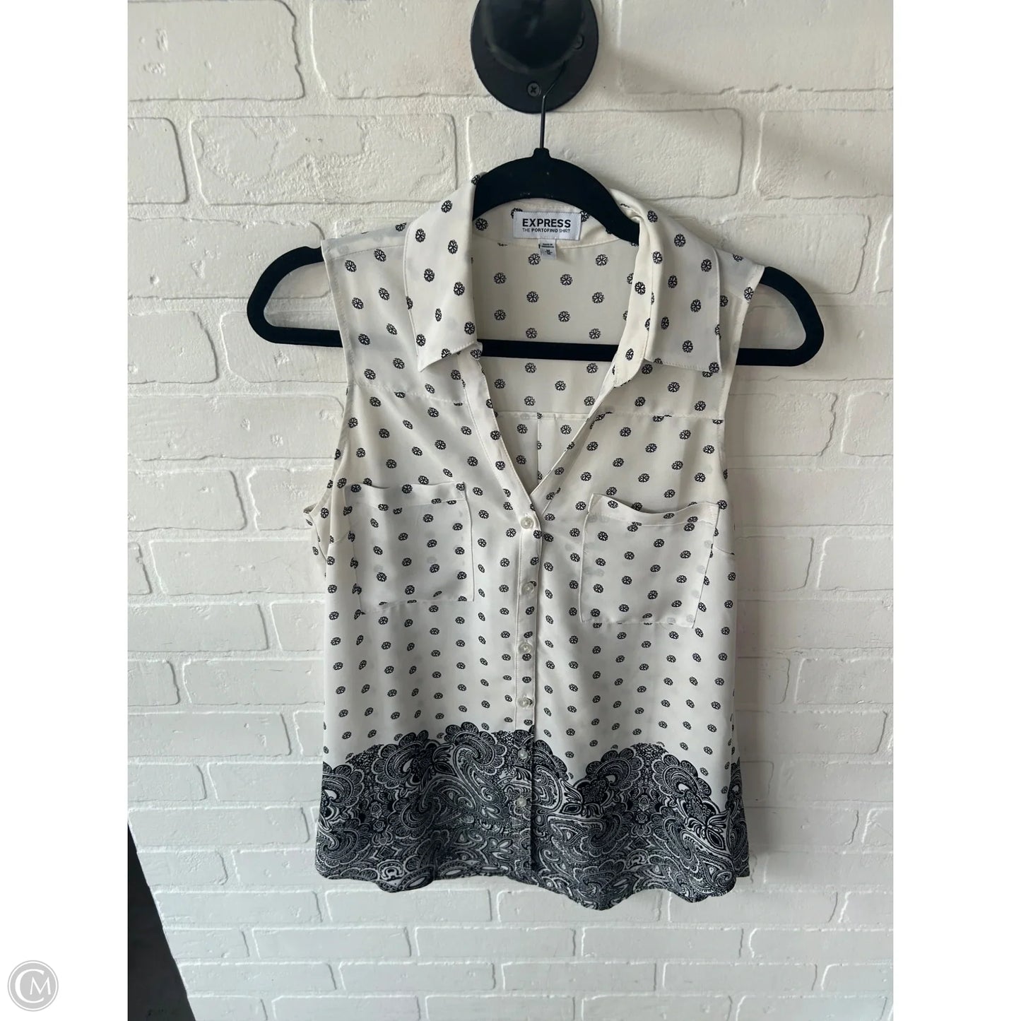 Blouse Sleeveless By Express In Black & White, Size: M