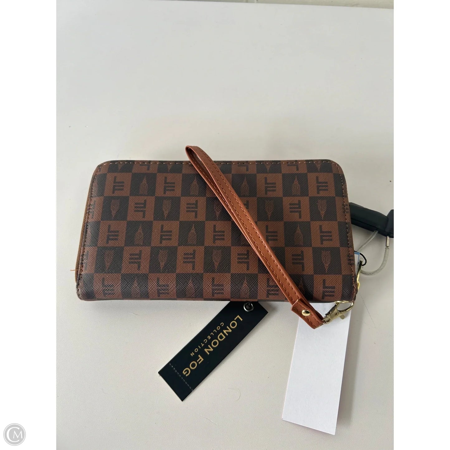 Wristlet By London Fog, Size: Medium