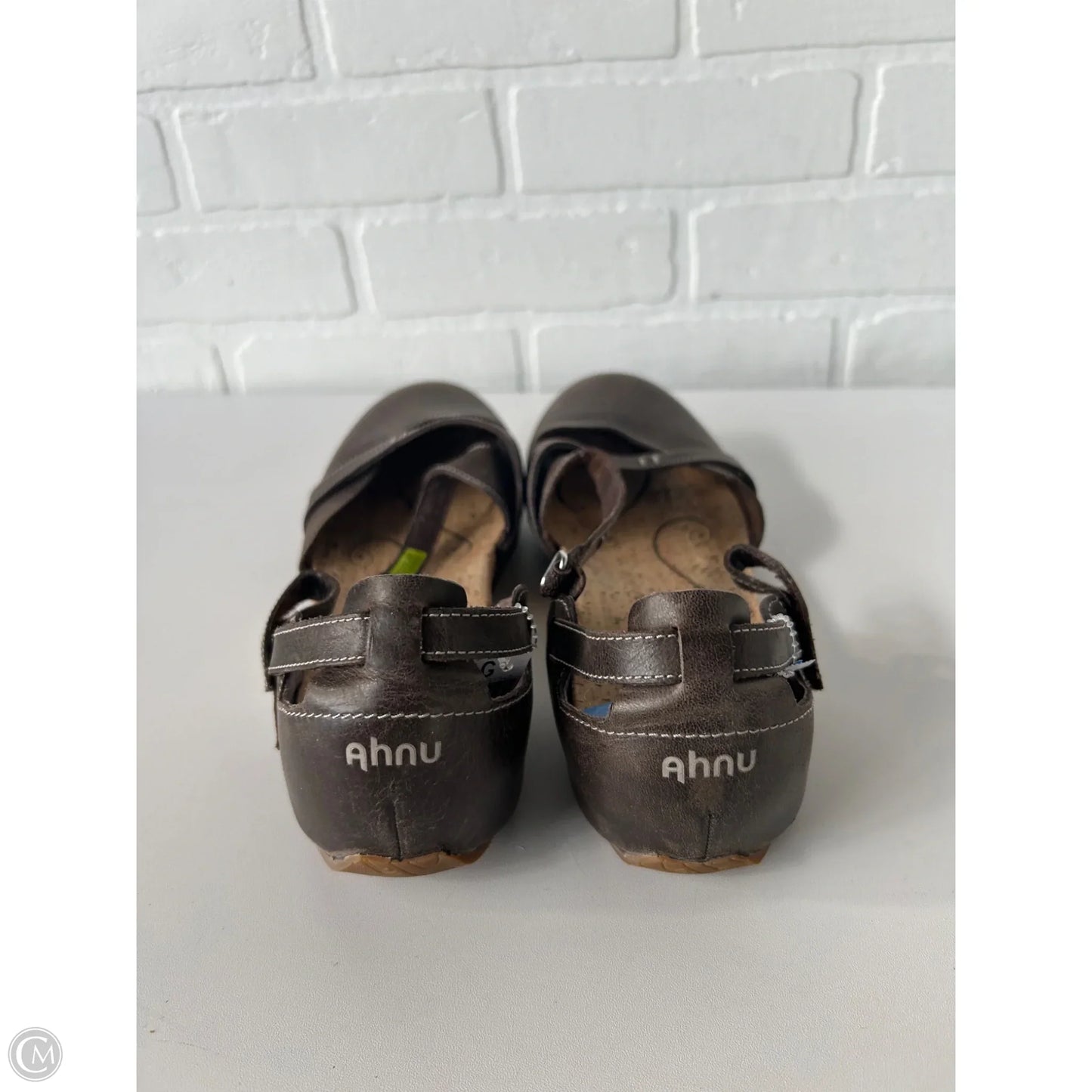 Shoes Flats By Cmb In Brown, Size: 9.5