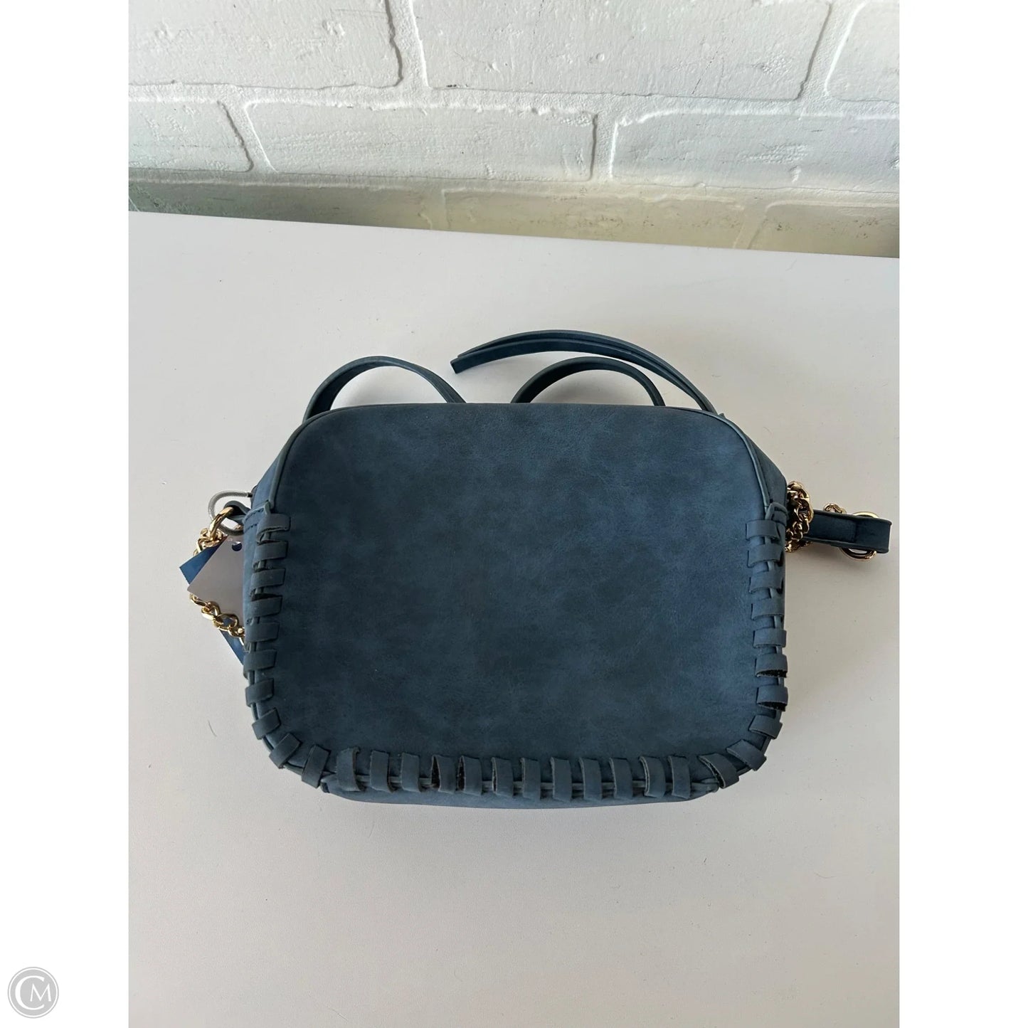 Crossbody By Clothes Mentor, Size: Medium