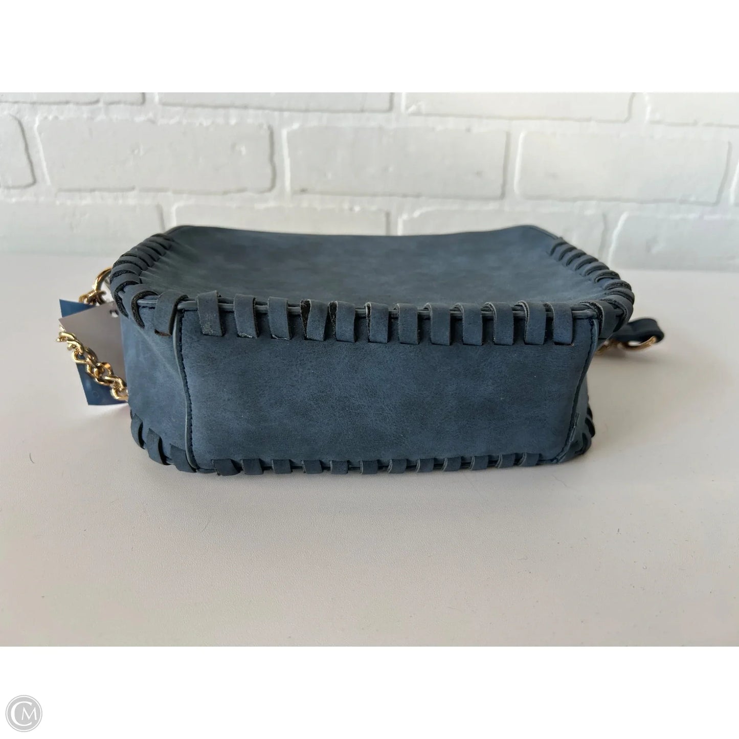Crossbody By Clothes Mentor, Size: Medium