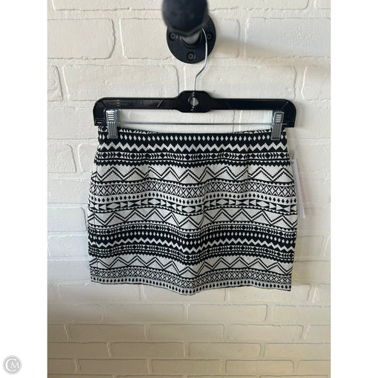 Skirt Mini & Short By Mi Ami In Black & White, Size: 0