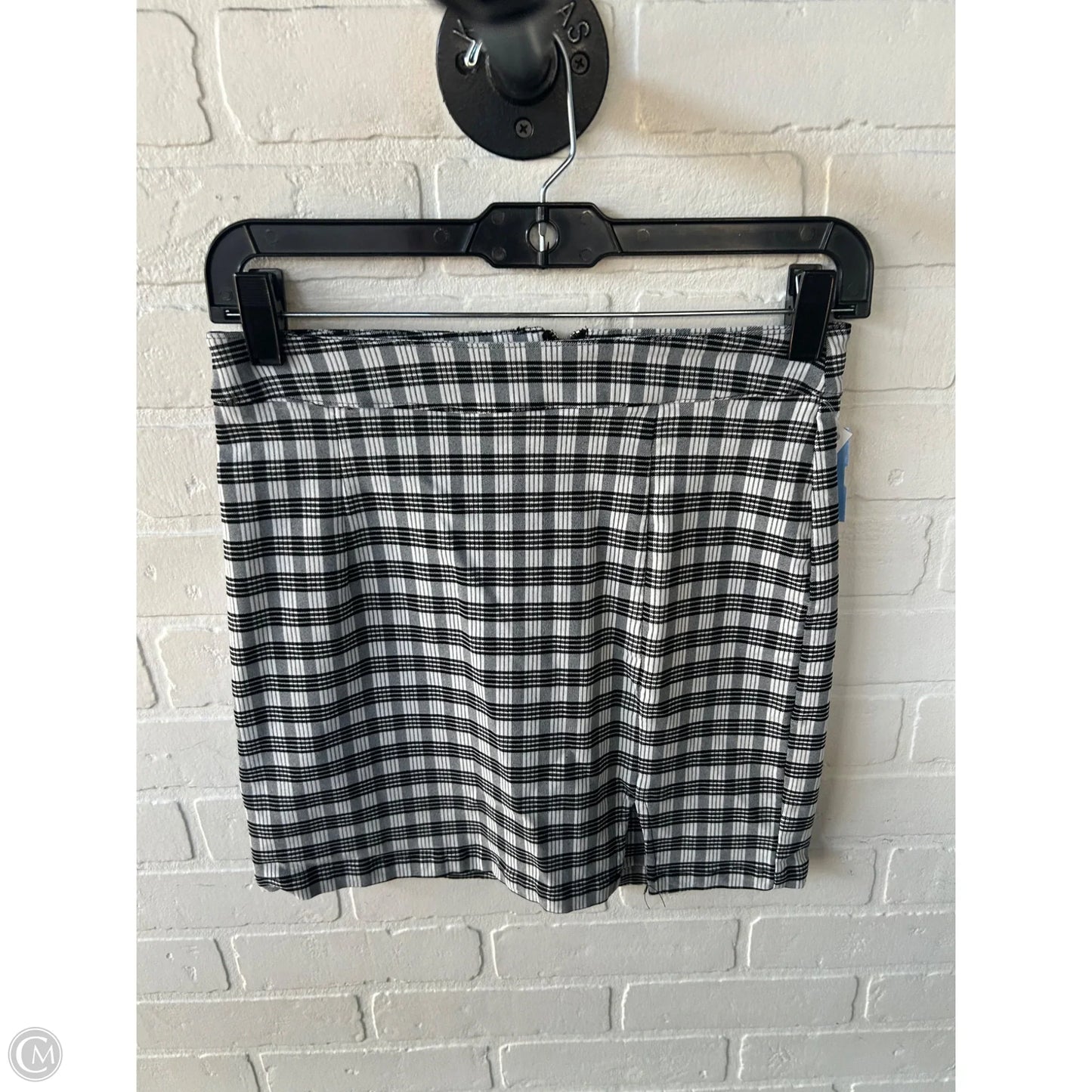 Skirt Mini & Short By Garage In Black & White, Size: 4