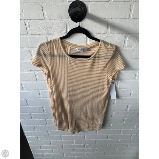 Top Short Sleeve By Clothes Mentor In White & Yellow, Size: M