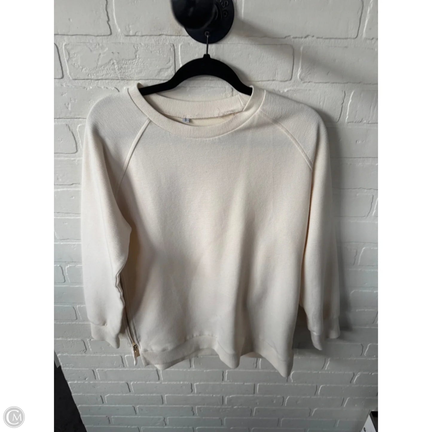 Top Long Sleeve By Clothes Mentor In Cream, Size: S