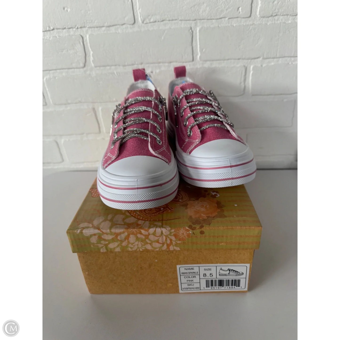 Shoes Sneakers By Very G In Pink & White, Size: 8.5