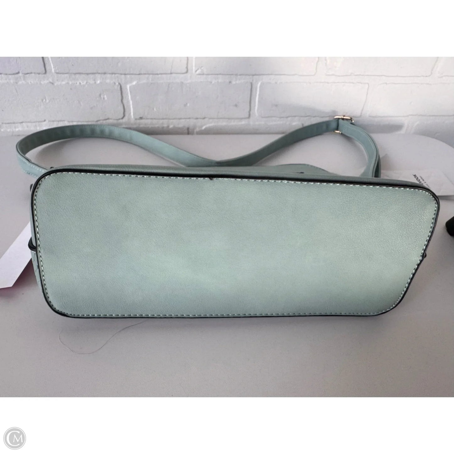 Crossbody By Clothes Mentor, Size: Large