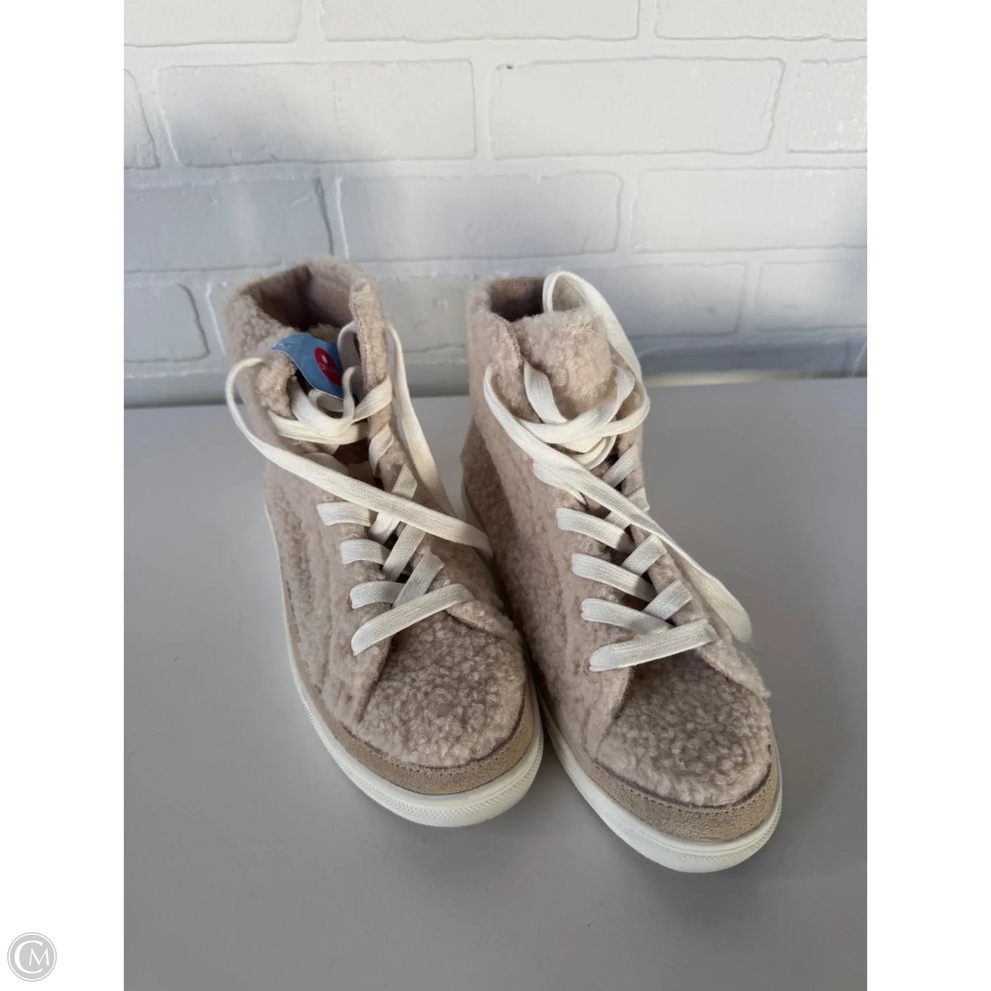 Shoes Sneakers By Aqua In Cream, Size: 6.5